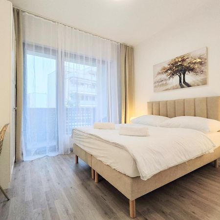 Wings - Brand New - Presidential Garden - Free Parking Apartment Bratislava Luaran gambar