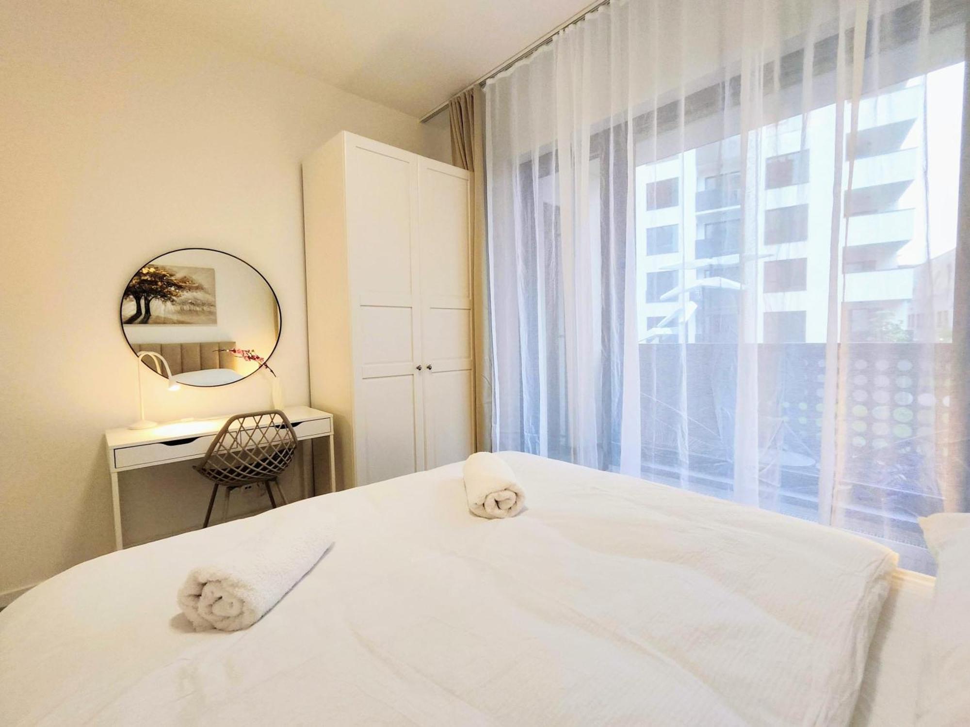 Wings - Brand New - Presidential Garden - Free Parking Apartment Bratislava Luaran gambar