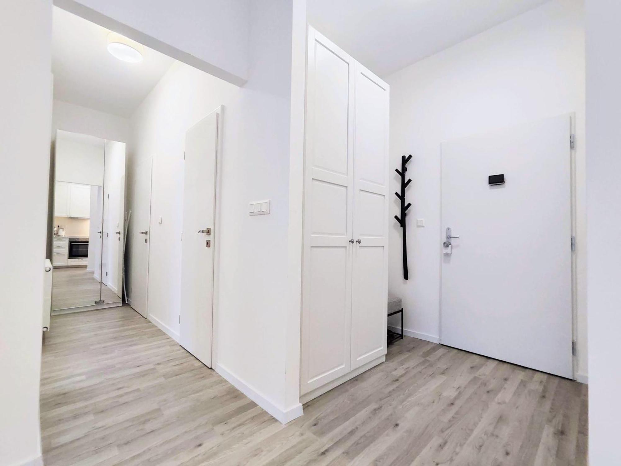 Wings - Brand New - Presidential Garden - Free Parking Apartment Bratislava Luaran gambar